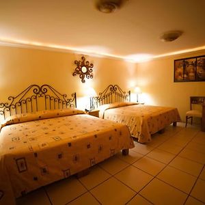 Hotel Hacienda Del Sol